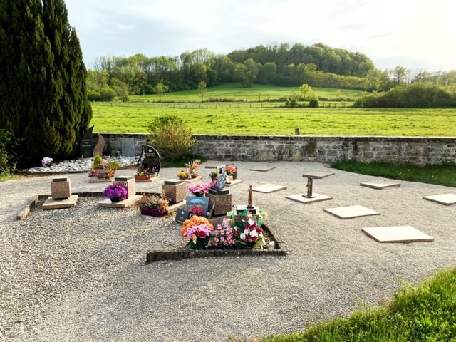 cavurne en cimetiere