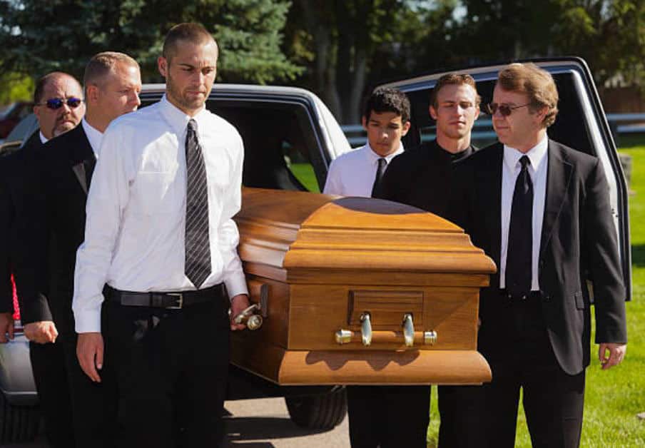 Transport Du Cercueil